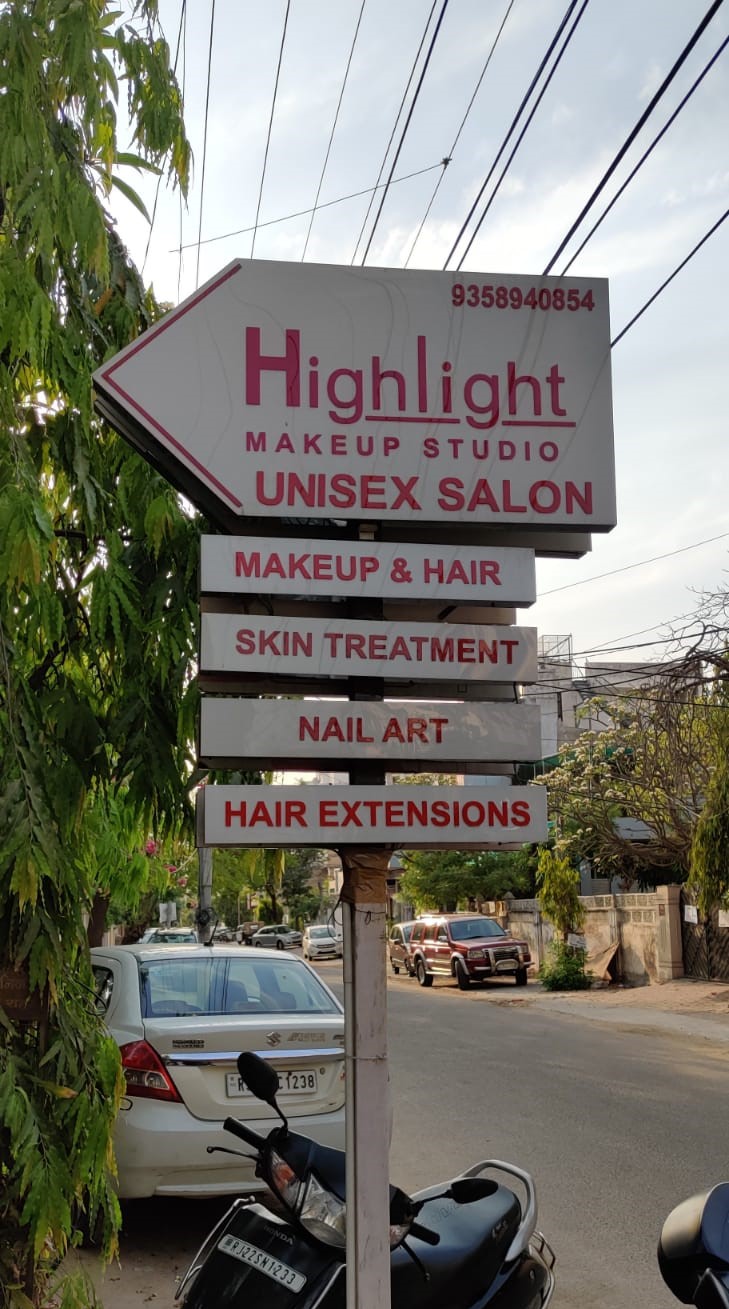 https://www.highlightmakeupacademy.in/assets/front/img/user/gallery/1714115526.jpeg